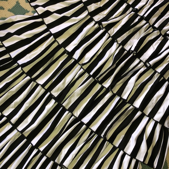 💵SOLD💵 Dainty Jewells Striped Ruffle Skirt - Picture 3 of 6